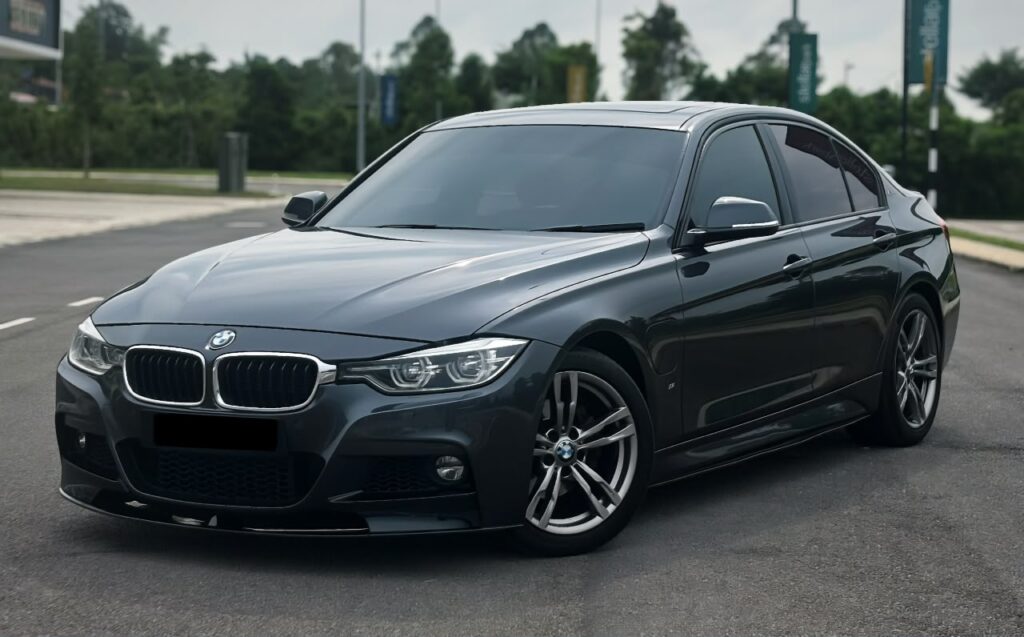 2018 BMW 330e M-SPORT